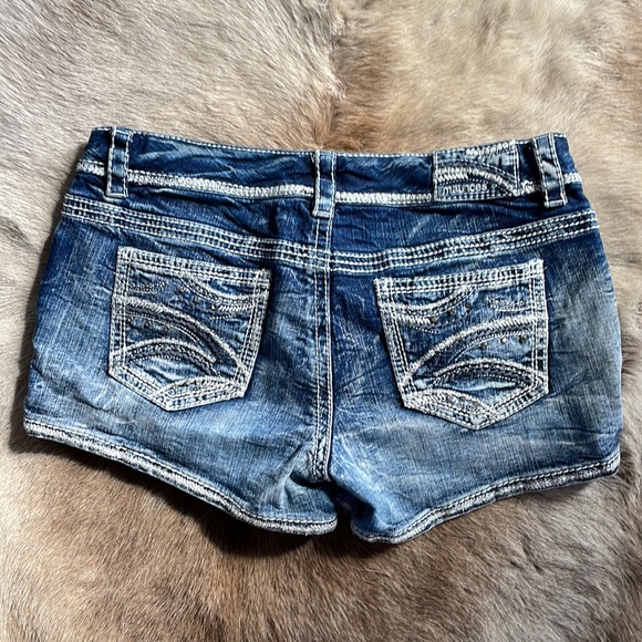 Maurices Denim Shorts - Picture 2 of 9